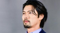 玄彬升级当爸后首度亮相 蓄胡造型变化超大