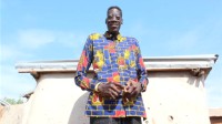 世界上最高的人：加纳一男子身高达到2.89米