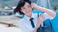 被变态元气少女尾随了！男性女式内衣模特的囧图