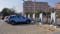 欧洲大陆上现在遍地中国新能源车 当地人慌了
