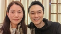 袁咏仪张智霖合照庆结婚22周年 夫妻双双素颜出镜