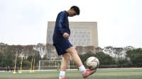 未满17岁高二女生被欧洲俱乐部邀请：纯校园足球出身