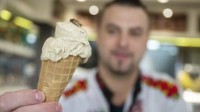 德国商家推出“蟋蟀味”冰激凌 添加蟋蟀粉口味略怪