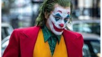 《小丑2》最新片场视频曝光：小丑马路狂奔