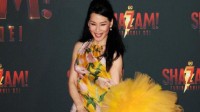 劉玉玲出席《沙贊2》首映禮 黃色長裙格外亮眼
