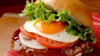 日本部分麦当劳店停售“照烧蛋堡” 原因尴尬：缺蛋