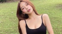 魔鬼身材兼具可爱与性感 韩国网红正妹开店自己当模特