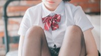坚决捍卫美女不穿内衣的权力 上18岁对比的囧图 