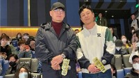 张颂文文章登高中语文试卷 郑渊洁曾盛赞其文笔