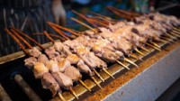 “鲁C”的正确读音是“撸串”？淄博烧烤撸串出圈！
