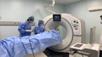 医生用一根针帮老人冻死肿瘤 网友：以为是中医