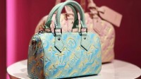 奢侈品股价大跌 世界首富身家一日缩水112亿美元