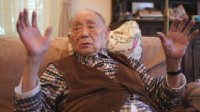 99岁“画坛鬼才”黄永玉去世 曾设计兔年蓝兔子邮票