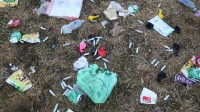 不够环保绿色！英国最著名音乐节结束后遍地垃圾
