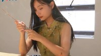 鲁派内画第五代传承人：女孩在3厘米珠子内反手作画