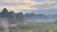 高铁路过桂林乘客齐刷刷惊叹拍照 重峦叠嶂美如画
