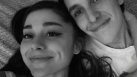 A妹Ariana Grande与丈夫分手 婚姻正走向离婚