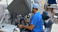美国首例机器人肝移植手术成功 切口仅有15厘米