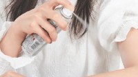女子对脸喷3圈清凉喷雾被冻伤 网友：买到真货了