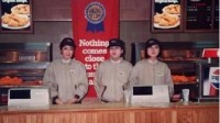 老照片：1987年中国第一家肯德基开业