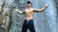 Liu Guan Hong Shows Abs to Reassure Wife After Watching 'The Gods'