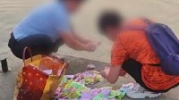 有人在江边“放生”鱼豆腐？水务局：看到会劝阻