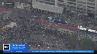 国外主播街头免费发放PS5 引发千人大骚乱遭逮捕