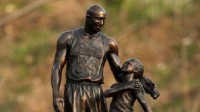 为表纪念 湖人将为科比与其女儿Gigi建立雕像