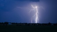 印度一地两小时遭6.1万次雷击 导致12人及8头牛死亡