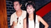 老照片：1978年的郑少秋和赵雅芝 短裤背心逛大街