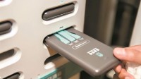 iPhone15或不能用共享充电宝：现仅支持苹果充电线