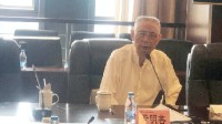 85岁重庆前首富入住养老院 表示少给子女添麻烦