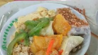 一餐厅称交2万终身免费吃 网友：老板开过健身房？