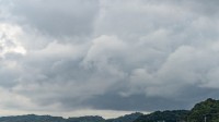 巴西南部现奇异天象巨型“滩云” 好似海啸吞没城市