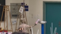 大学物理老师课堂放电像银角大王 现场科幻感十足
