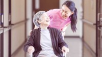 看病难成共识 陪诊师陪诊一单可赚600元