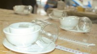 菜还没上筷子先花了两元 消费者：收取餐具费很离谱