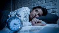 年轻人正在成瘾性失眠：每天3成清醒时间花在屏幕上