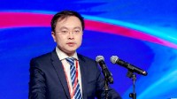 渐冻人蔡磊全球首次试用可穿戴人工喉 还原自己声音
