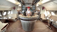 豪华全商务舱坐席飞机亮相迪拜航展：带酒吧和浴室