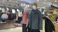 冲锋衣突然爆火！部分品牌已卖断码 满大街都是