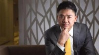 刘强东称不会躺平 承认管理不善：京东必须改变