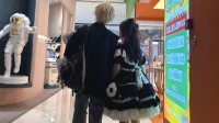一女孩花上千元和