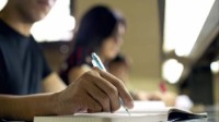 多所高校试点取消绩点：不把学生捆绑在成绩上