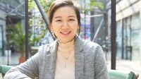 女富二代执掌公司7年亏损32亿 辞任董事长父辈回归