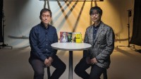 恐怖大师的会面：小岛秀夫晒与漫画家伊藤润二的合影