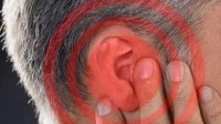 医生从听力减退小伙耳道拽出“蘑菇” 不当挖耳引起