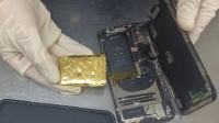 旅客偷带黄金入境被查：iPhone里塞了200多克黄金