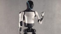 特斯拉计划明年出货人形机器人 实用性仍是最大挑战