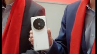 雷军给小米高管发开工红包 卢伟冰收到14 Ultra